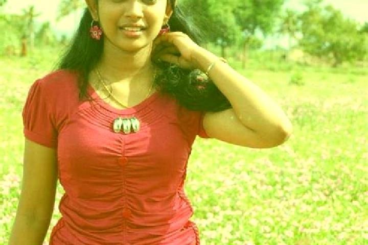 Emma, 38 — Escort in Manakkudi Mukkuvartura, India