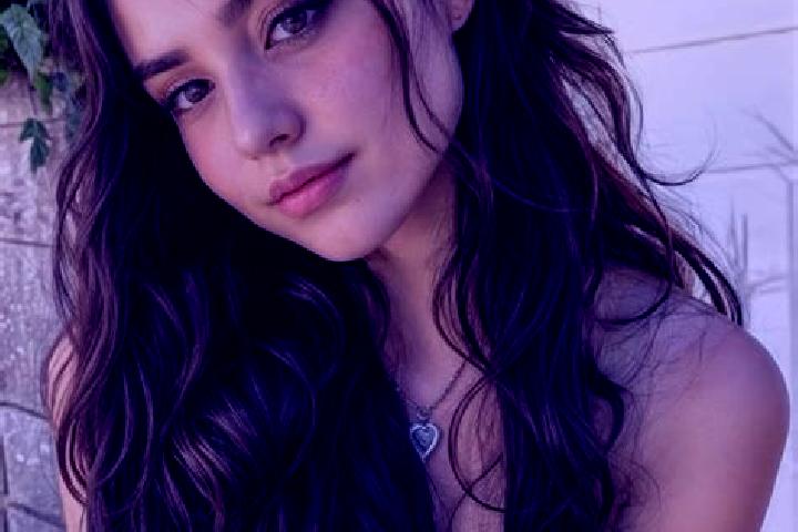 Emma, 39, a brunette brown-eyed middle eastern companion based in South Nanango. Offering Dinner Date, 69, Party Girl, Girlfriend Experience. Available for i...