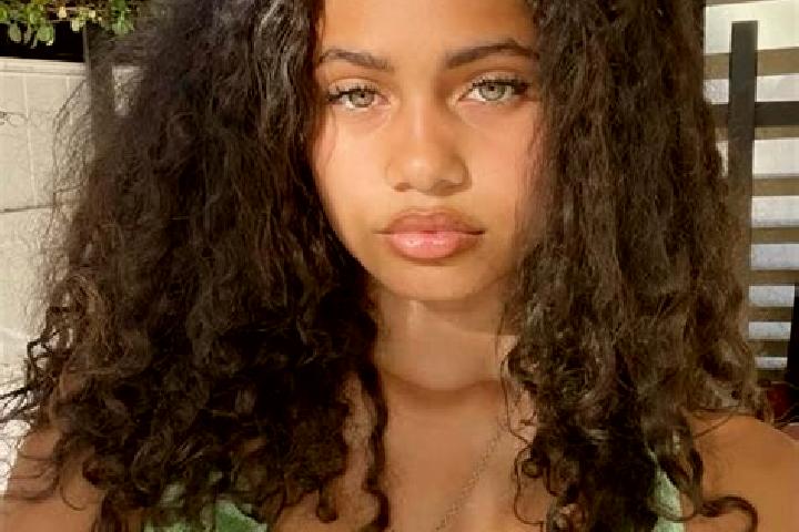 Emma, 39, a chestnut green-eyed mixed companion based in Saint-Thurien. Offering Domination, Overnight, 69. Available for incall and outcall, day and evening...