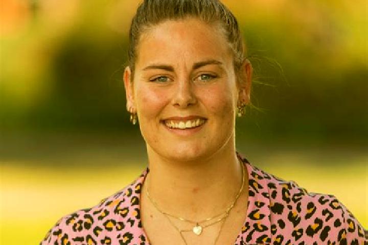 Emma, 39 — Escort in De Greiden, Netherlands
