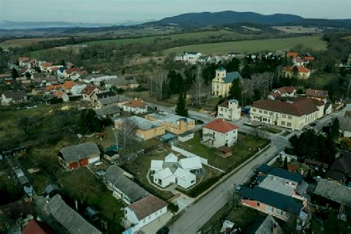 escort Adamovske Kochanovce