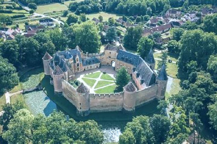 escort Ainay-le-Chateau