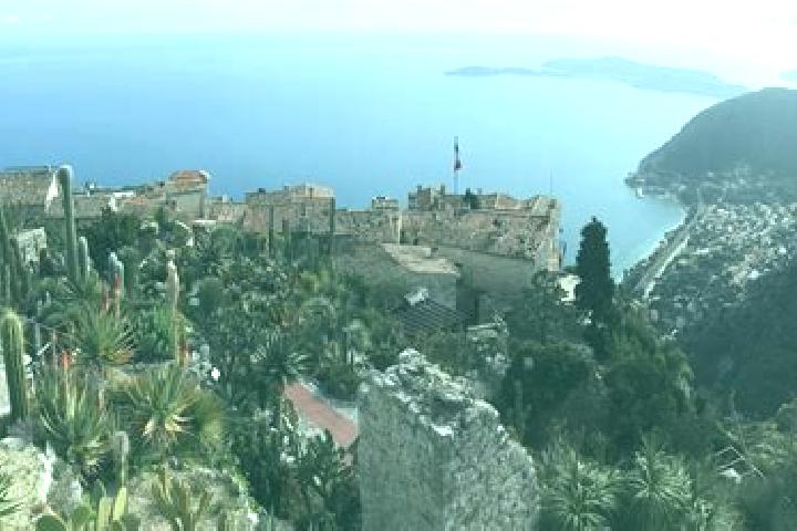 escort Ake-Eze