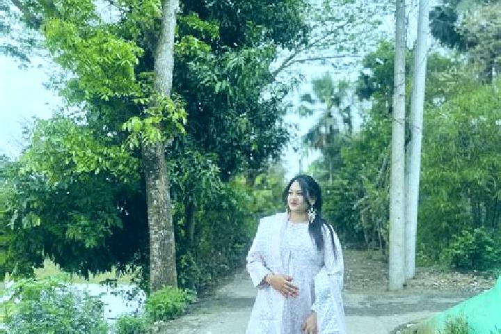 escort Akhi Jahan