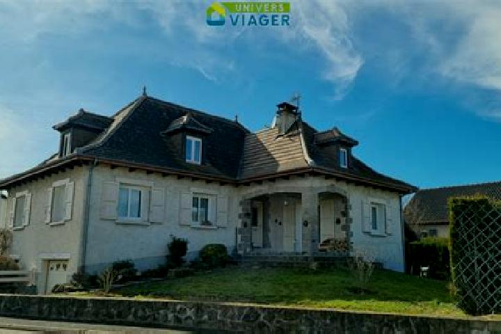 escort Arpajon-sur-Cere