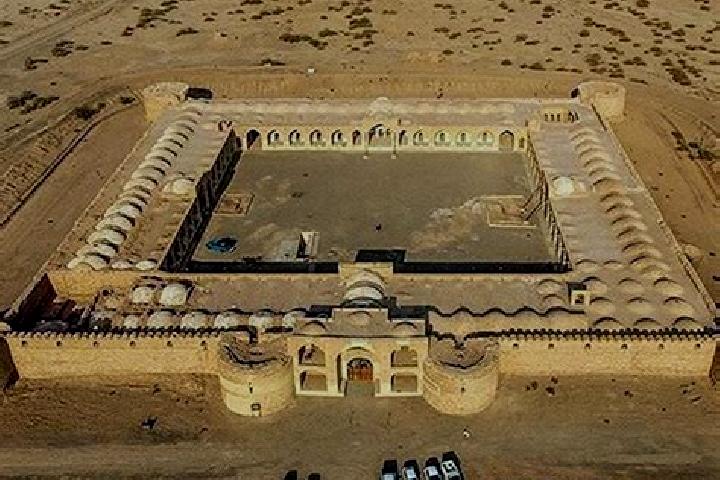 escort Bandar-e Deyr