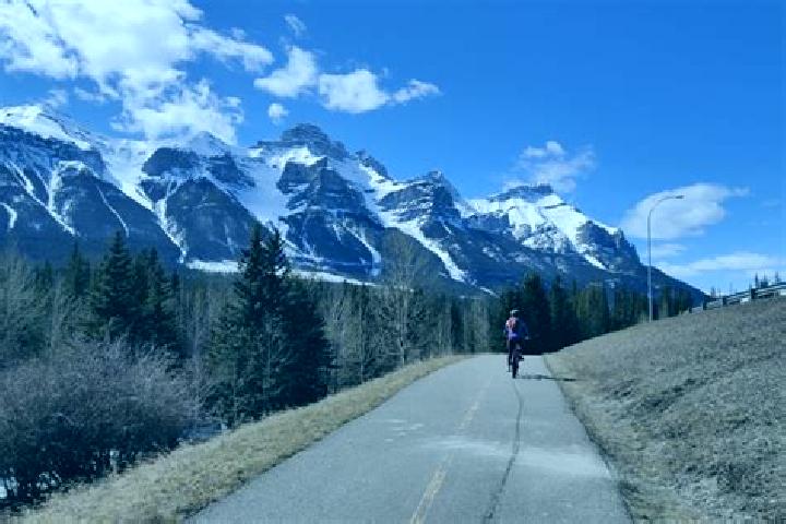 escort Banff Trail