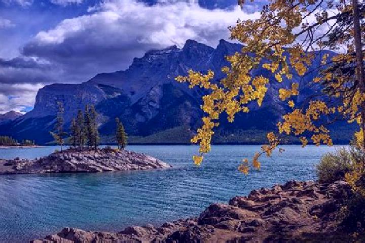 escort Banff