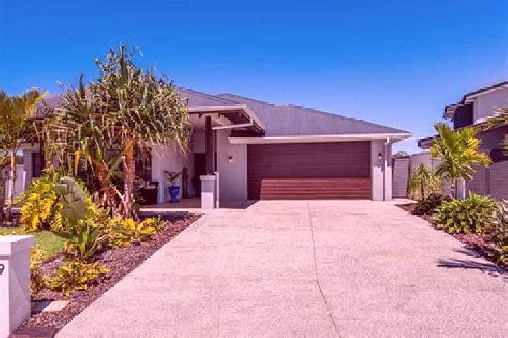 escort Banksia Beach
