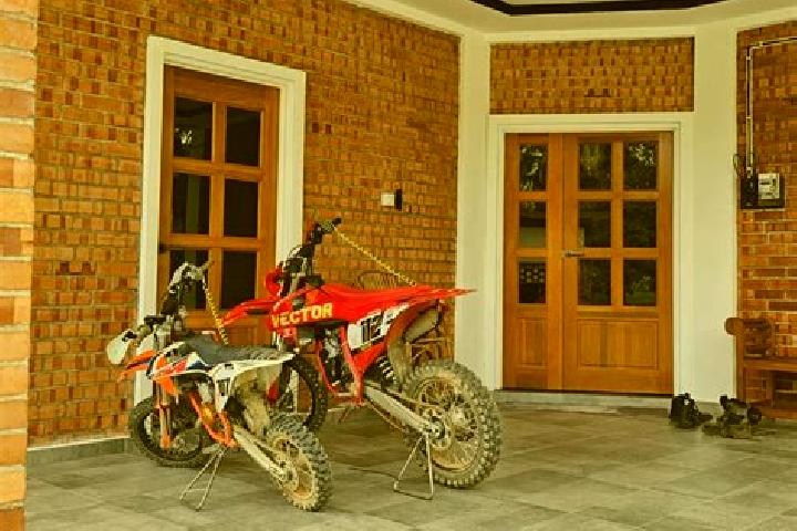 escort Batang Berjuntai
