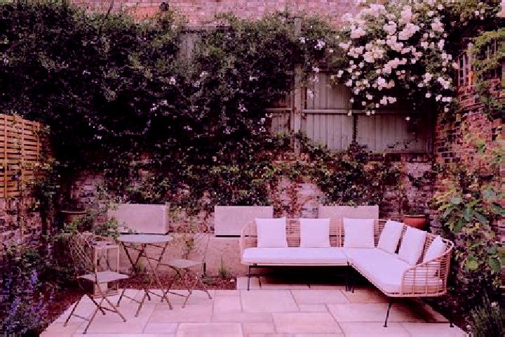 escort Bedford Garden