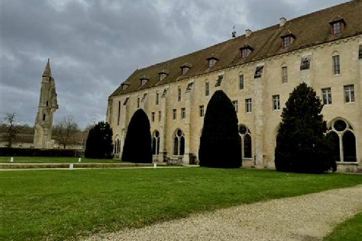 escort Belloy-en-France