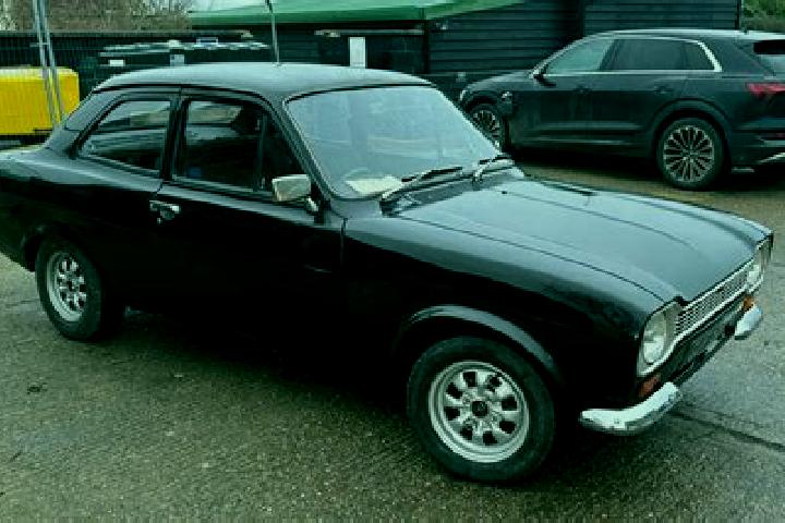 escort Black Earth