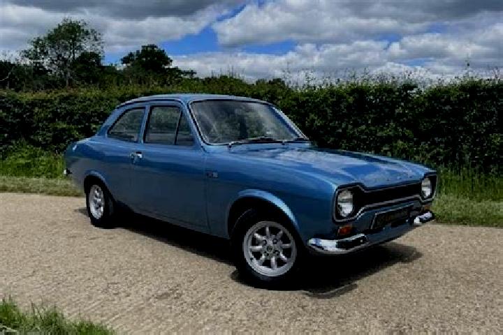 escort Blackmoorfoot