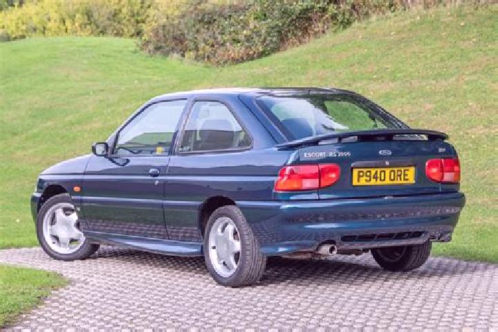 escort Bobolia