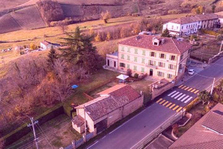escort Castelnuovo Calcea