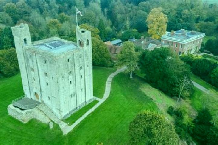 escort Castle Hedingham