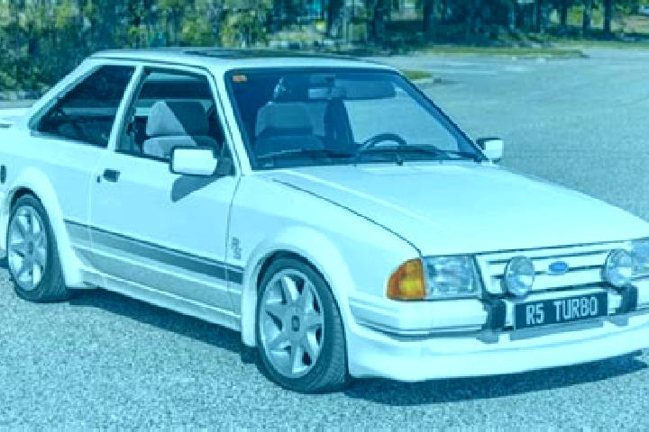 escort Ceelbuur