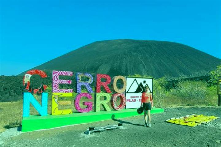 escort Cerro Negro