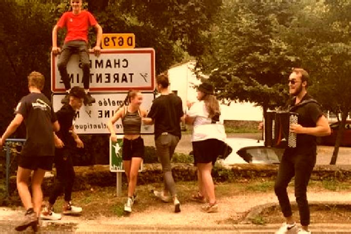 escort Champs-sur-Tarentaine-Marchal