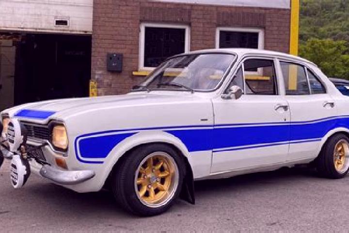escort Cheffois
