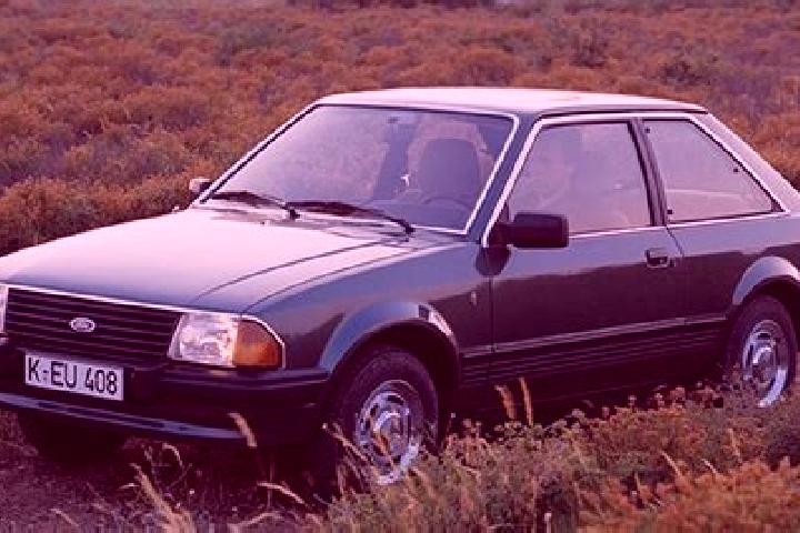 escort Chideock