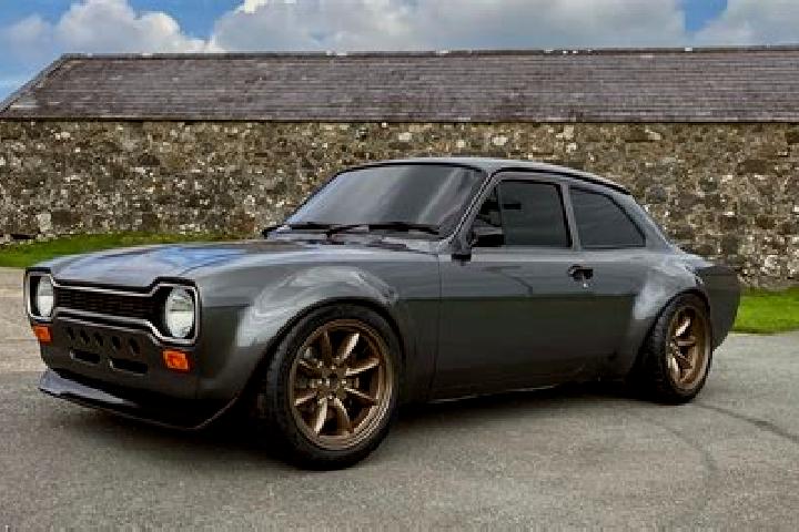 escort Chinley