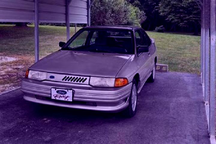 escort Chomphon