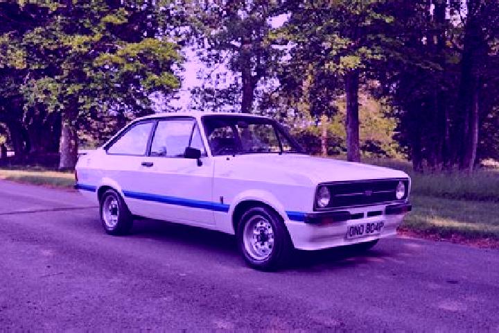 escort Cikeusikdesa