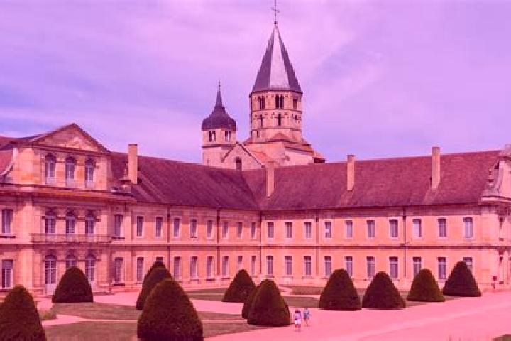 escort Cluny