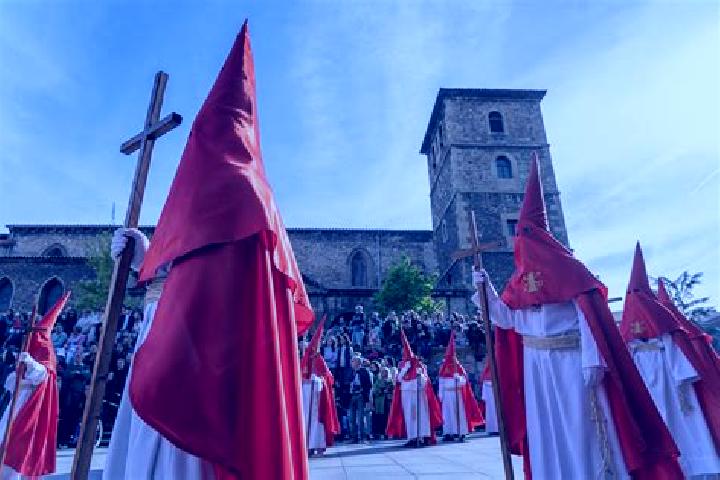 escort Cofradia de San Pedro