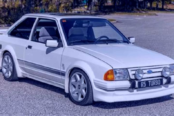 escort Cooroibah