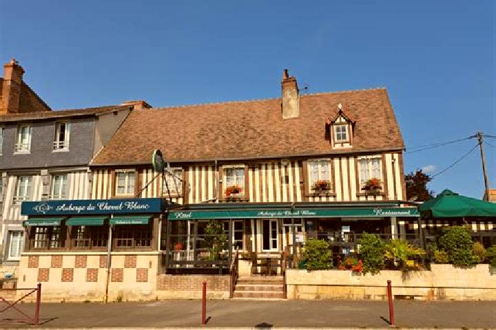 escort Crevecoeur-en-Auge