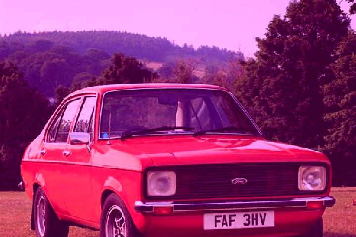 escort Cricklade
