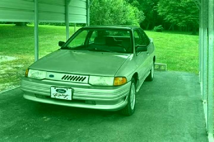 escort Crisenoy