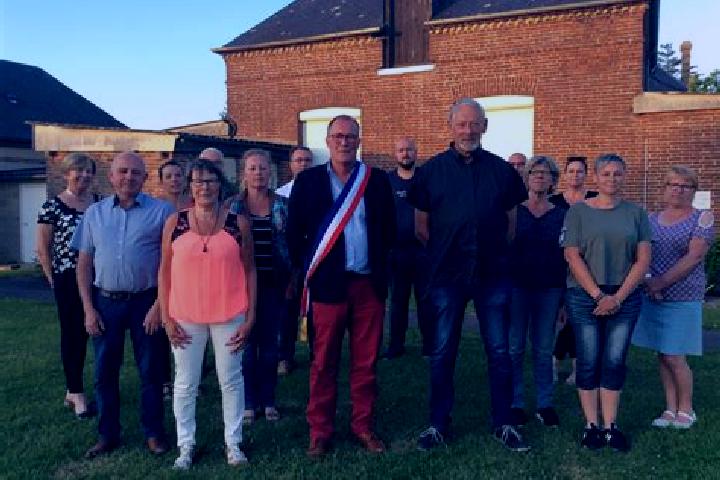 escort Crosville-la-Vieille
