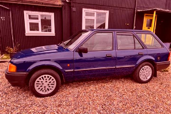 escort Ct 0004