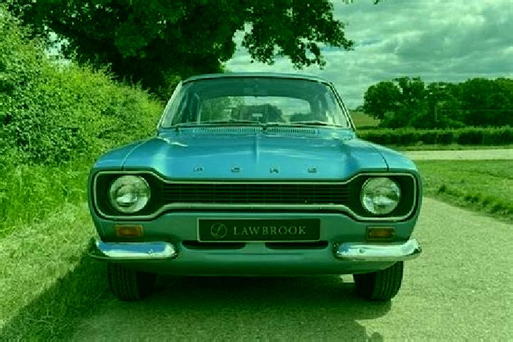 escort Darfield