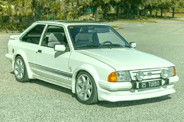 escort Daux