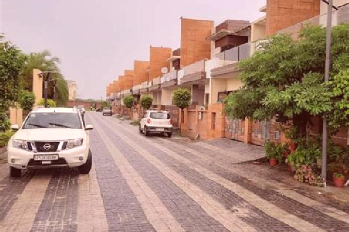 escort Dayal Bagh