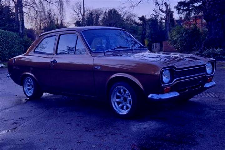 escort Deining
