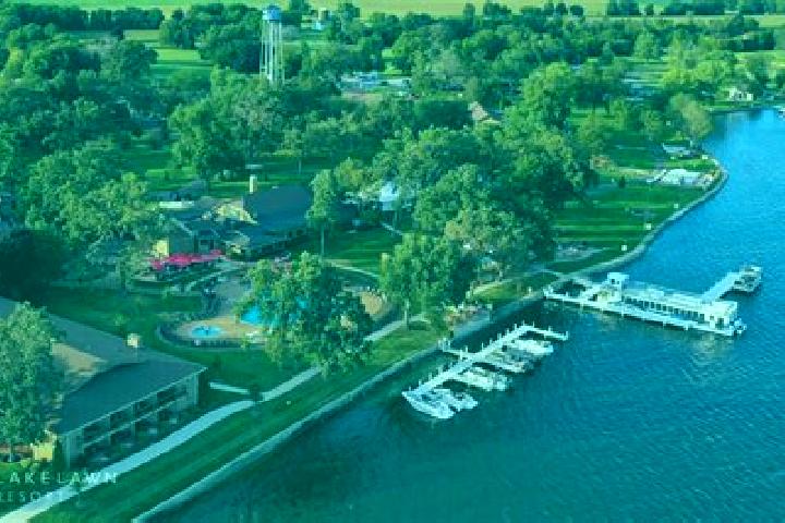 escort Delavan Lake