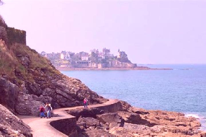 escort Dinard