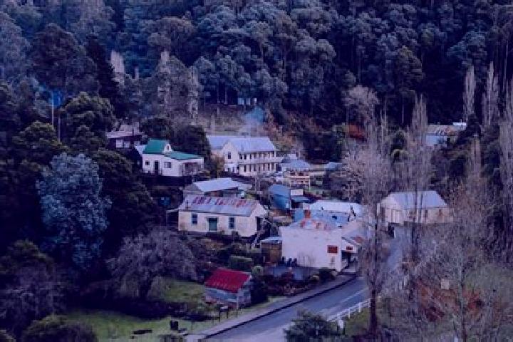 escort Dingley Village