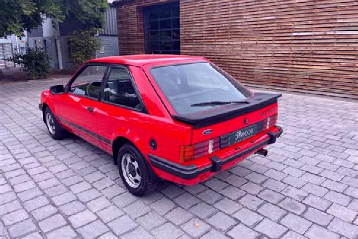escort Dumesti