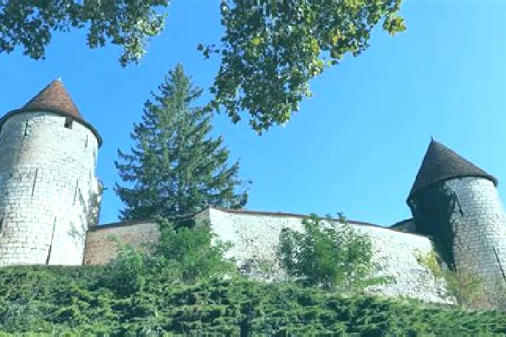 escort Dun-sur-Auron