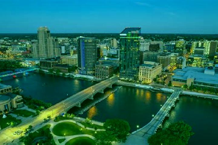 escort East Grand Rapids