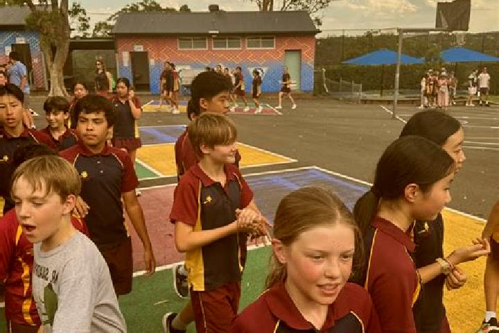 escort East Lindfield