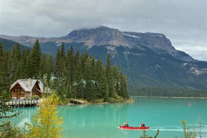 escort Emerald Lakes