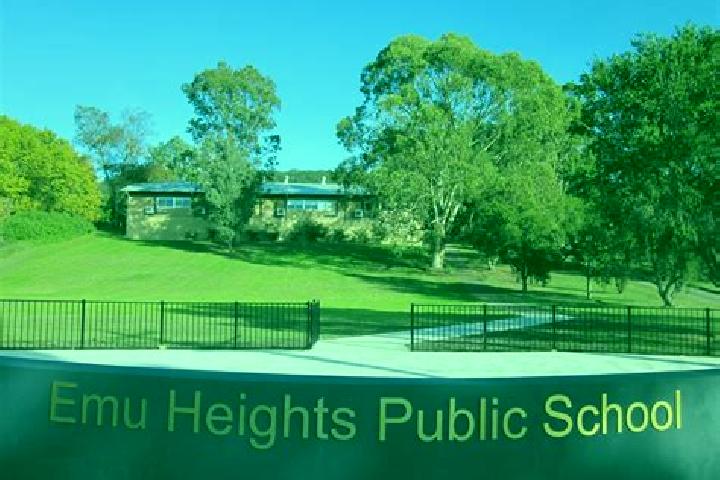 escort Emu Heights